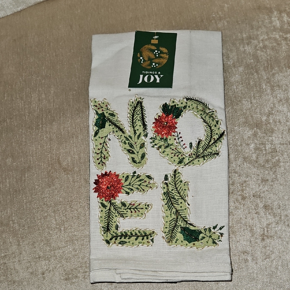 Tidings And Joy Kitchen Towels NWT